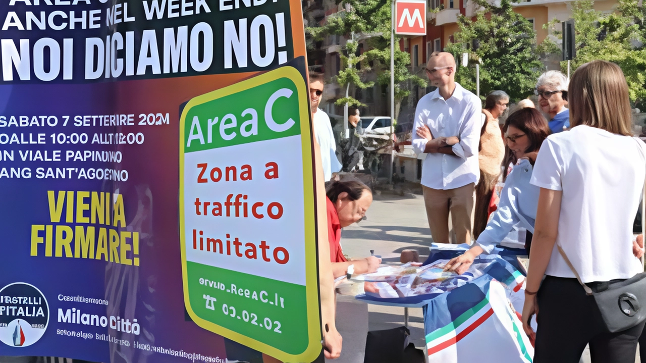 A Milano, Fratelli d’Italia e Lega hanno raccolto oltre 300 firme al mercato di via Papiniano contro l'estensione del pagamento dell'Area C nel fine settimana A Milano, Fratelli d’Italia e Lega hanno raccolto oltre 300 firme al mercato di via Papiniano contro l'estensione del pagamento dell'Area C nel fine settimana