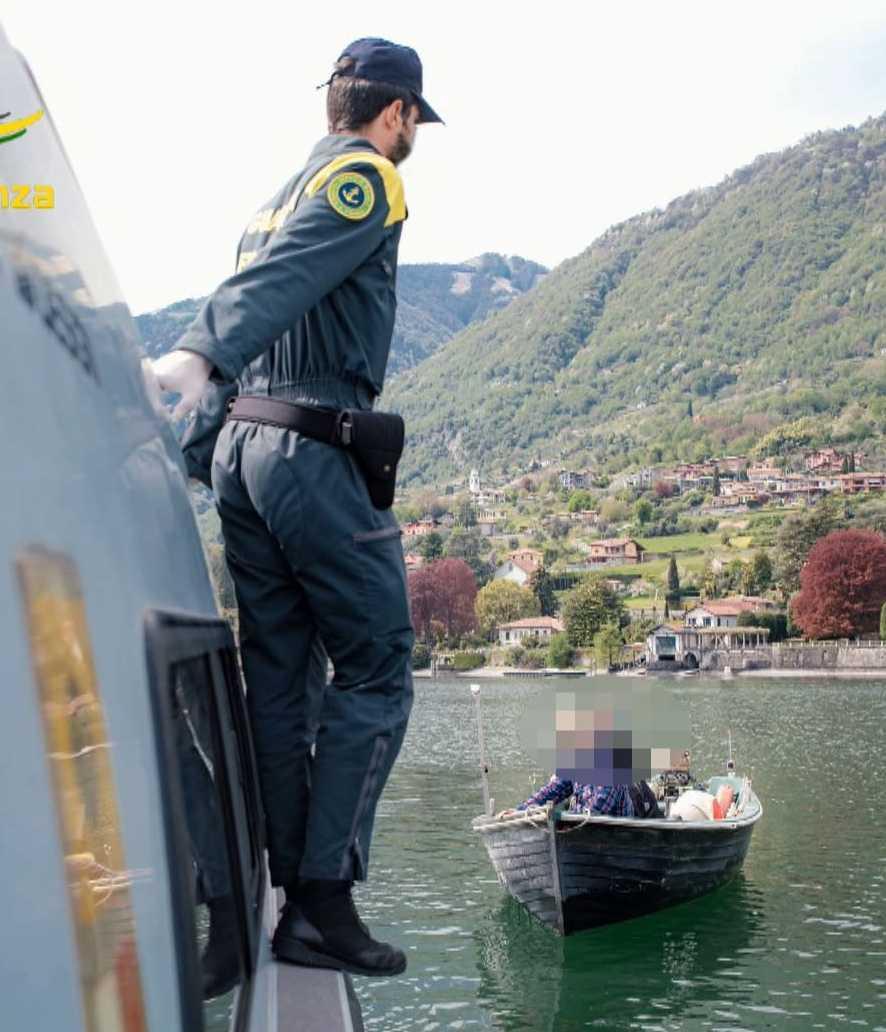 Senza alcuna autorizzazione. Casa sul Ticino da dieci anni Senza alcuna autorizzazione. Casa sul Ticino da dieci anni