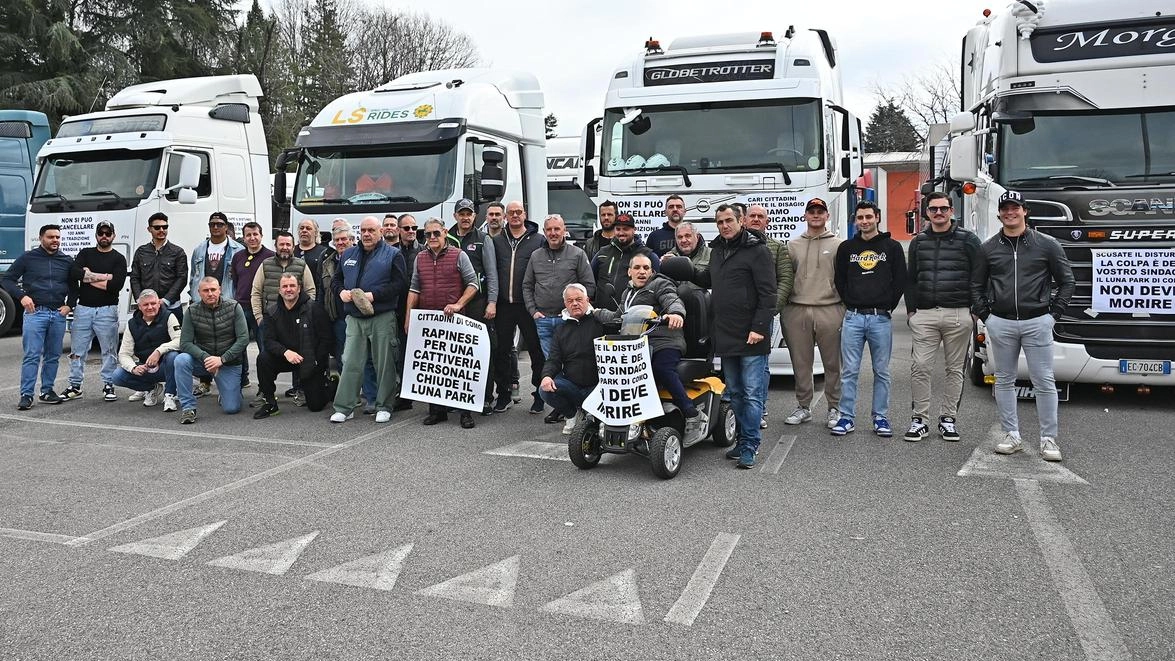 La protesta dei giostrai Ora l’attesa è per la pronuncia del Consiglio di Stato il prossimo 18 marzo La protesta dei giostrai Ora l’attesa è per la pronuncia del Consiglio di Stato il prossimo 18 marzo