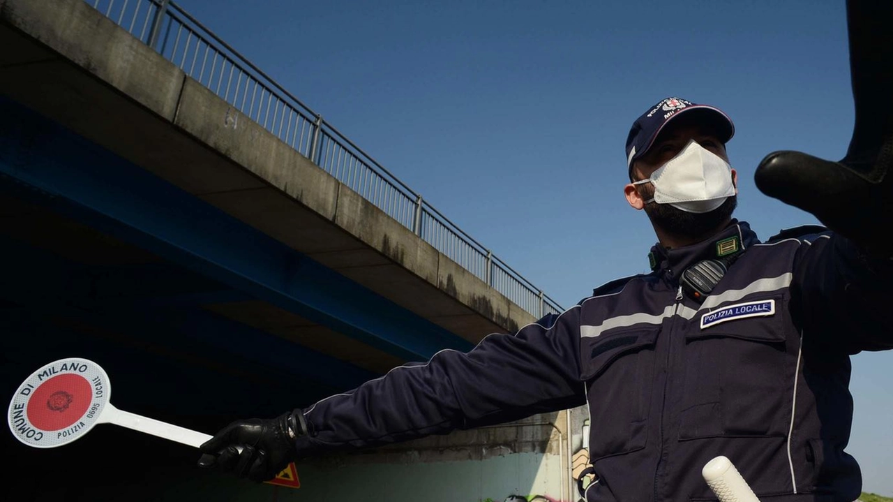 Legambiente Brescia propone incentivi per la mobilità pubblica a dicembre per ridurre il traffico e le polveri sottili. Critiche al Comune per favorire l'auto privata. Legambiente Brescia propone incentivi per la mobilità pubblica a dicembre per ridurre il traffico e le polveri sottili. Critiche al Comune per favorire l'auto privata.