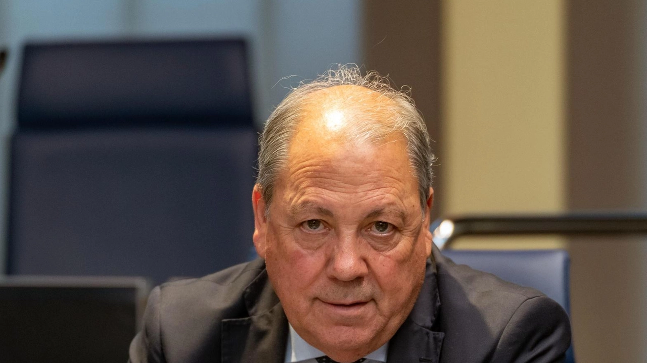 A Cinisello Balsamo sono in corso i lavori di asfaltatura per nuove pavimentazioni stradali, con un investimento di 1 milione di euro. L'assessore ai Lavori pubblici Francesco Scaffidi ha annunciato slittamenti e misure per informare i cittadini. A Cinisello Balsamo sono in corso i lavori di asfaltatura per nuove pavimentazioni stradali, con un investimento di 1 milione di euro. L'assessore ai Lavori pubblici Francesco Scaffidi ha annunciato slittamenti e misure per informare i cittadini.