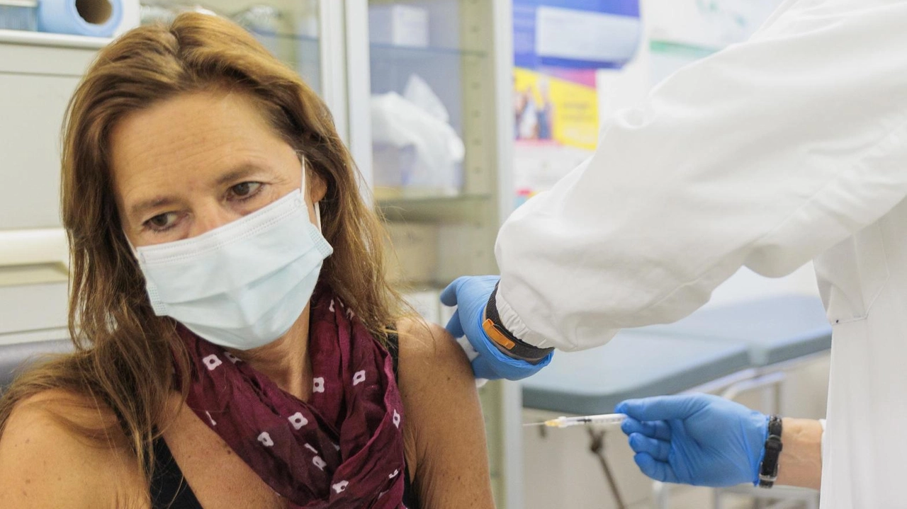 La copertura vaccinale per due dosi ancora inferiore al 95% e l’importazione da aree geografiche con elevata circolazione sono fra i motivi di preoccupazione. I dati dell’Istituto superiore di sanità. La copertura vaccinale per due dosi ancora inferiore al 95% e l’importazione da aree geografiche con elevata circolazione sono fra i motivi di preoccupazione. I dati dell’Istituto superiore di sanità.