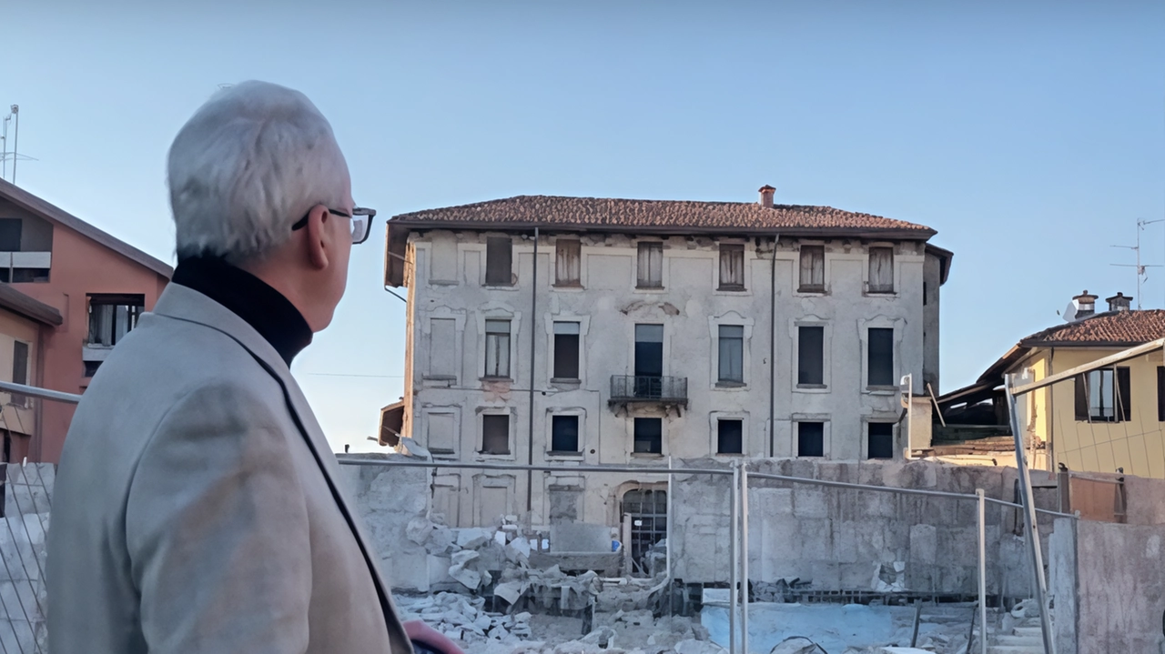Ai 120mila euro in arrivo per Palazzo Annoni si aggiungono 32mila euro incassati con la vendita di una piccola porzione dell’edificio Ai 120mila euro in arrivo per Palazzo Annoni si aggiungono 32mila euro incassati con la vendita di una piccola porzione dell’edificio