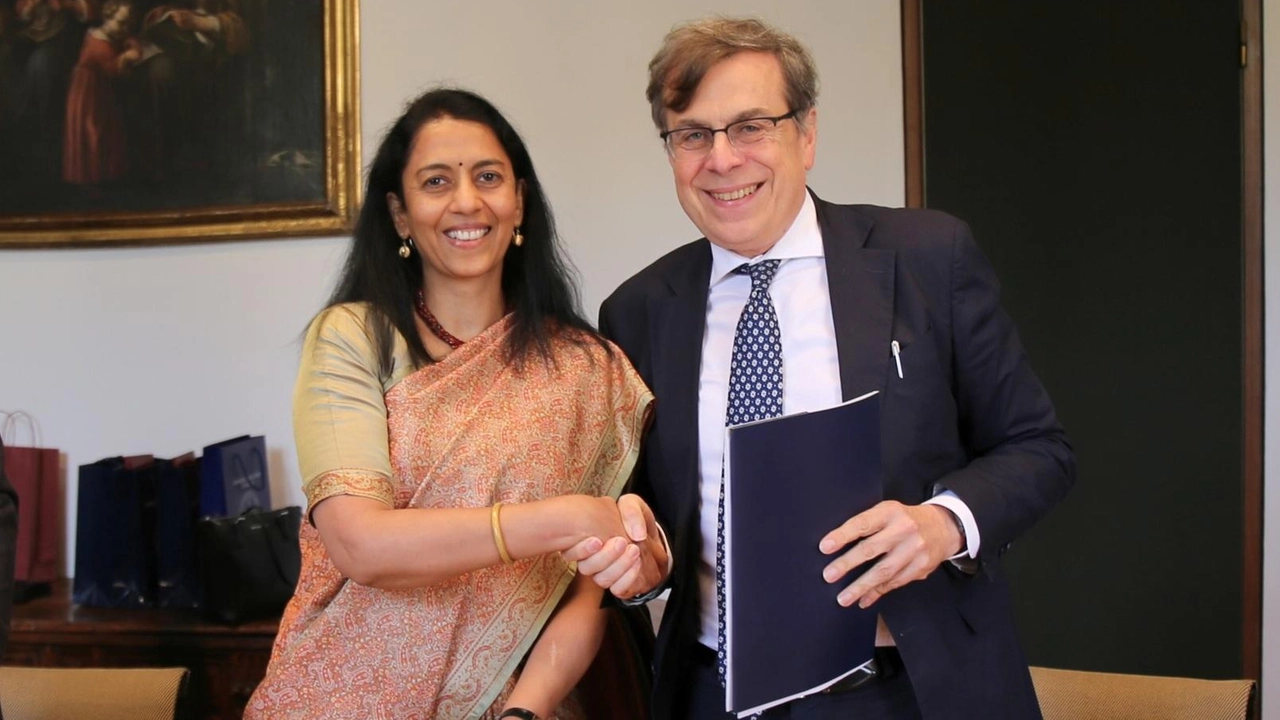 L’ambasciatrice indiana H.E. Vani Rao e il rettore della Statale, Elio Franzini L’ambasciatrice indiana H.E. Vani Rao e il rettore della Statale, Elio Franzini