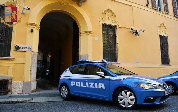 Cremona, notte violenta in centro: tre giovani aggrediti dal branco