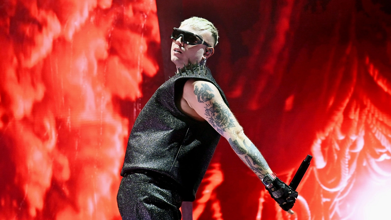 Lazza e il primo concerto a San Siro: “In gara con me stesso: miro in alto. Emis Killa è mio papà, mi ha aiutato”