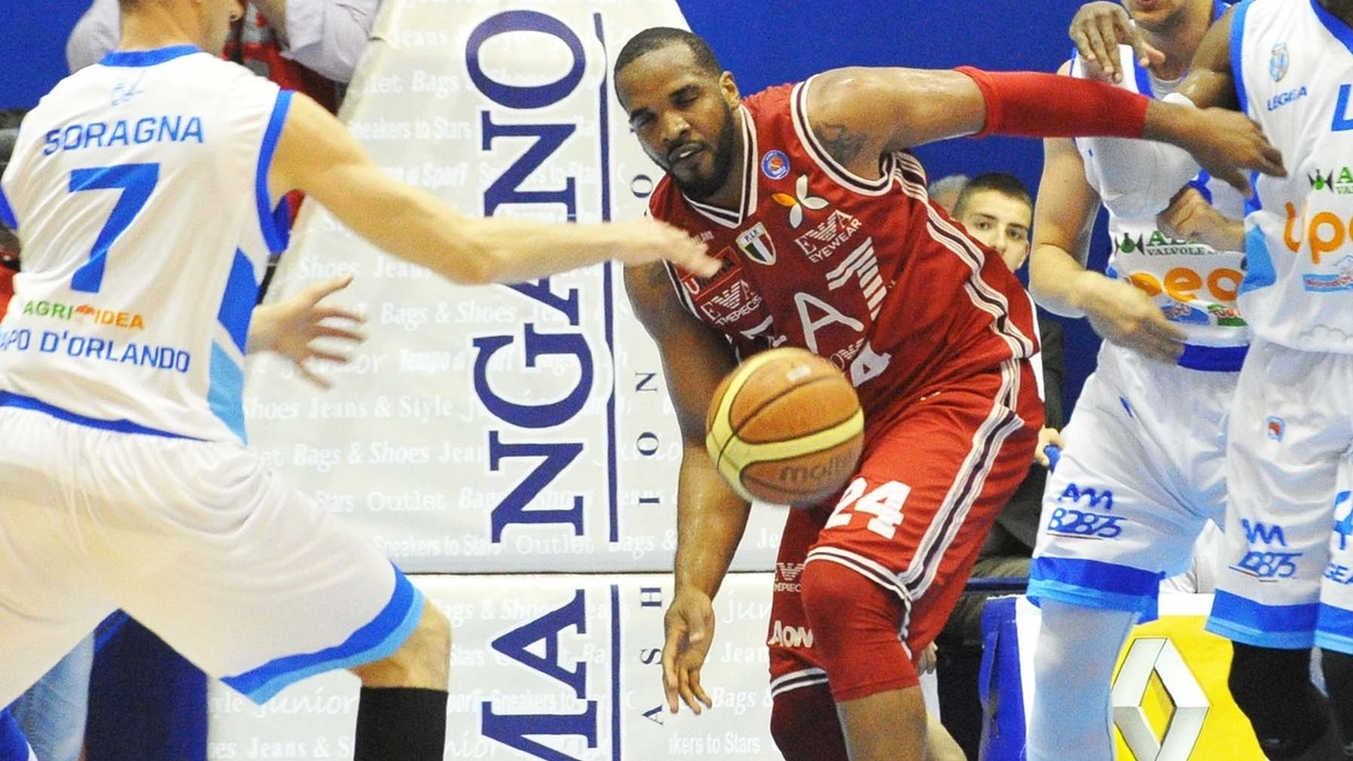 Samardo Samuels, giamaicano di 35 anni, ha giocato per due stagioni con l’Olimpia Samardo Samuels, giamaicano di 35 anni, ha giocato per due stagioni con l’Olimpia