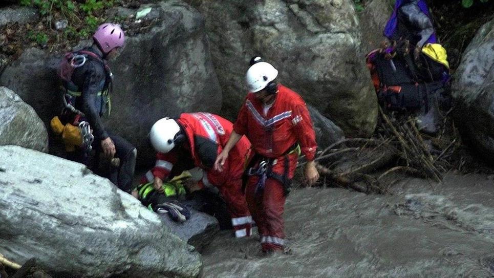 Ucciso dalle acque gelide. Non è riuscito a riemergere Ucciso dalle acque gelide. Non è riuscito a riemergere