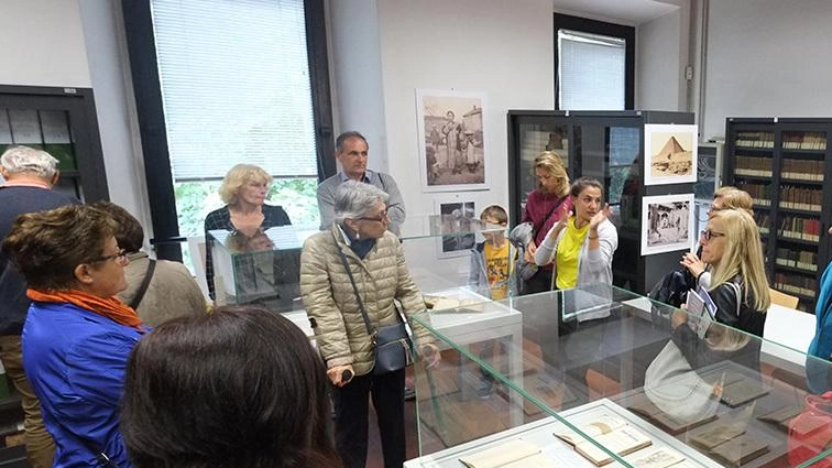 Il Fondo della Famiglia Camperio conservato nella Biblioteca Civica del Comune di Villasanta è tra le più importanti collezioni fotografiche... Il Fondo della Famiglia Camperio conservato nella Biblioteca Civica del Comune di Villasanta è tra le più importanti collezioni fotografiche...