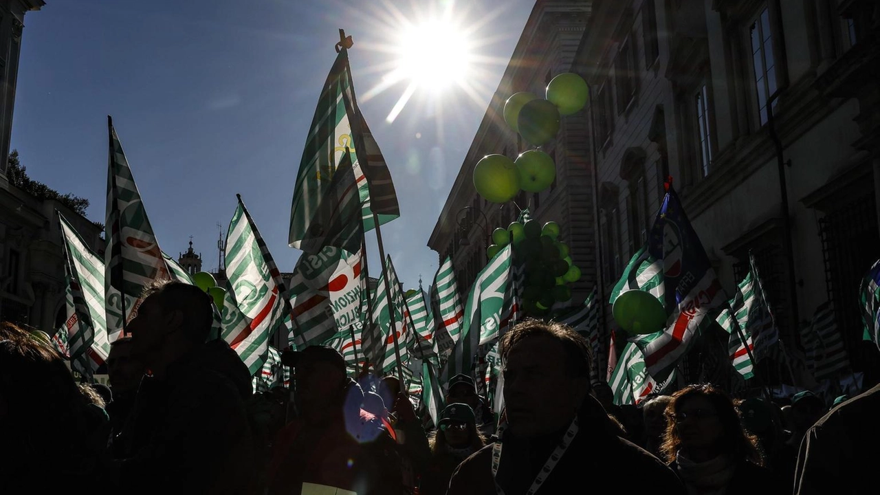 Sulle retribuzioni 2019 persi 9 punti, meglio con misure fiscali Sulle retribuzioni 2019 persi 9 punti, meglio con misure fiscali