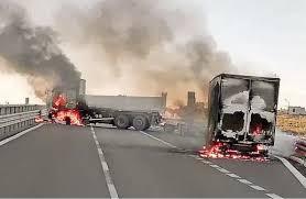 rapina al centro logistico di lachiarella camion incendiati e chiodi per coprirsi la fuga