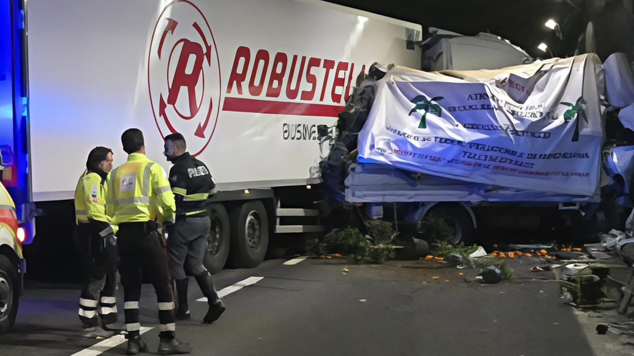 Colico, fortunatamente non ci sono stati feriti gravi ma i piani di emergenza non hanno funzionato Colico, fortunatamente non ci sono stati feriti gravi ma i piani di emergenza non hanno funzionato