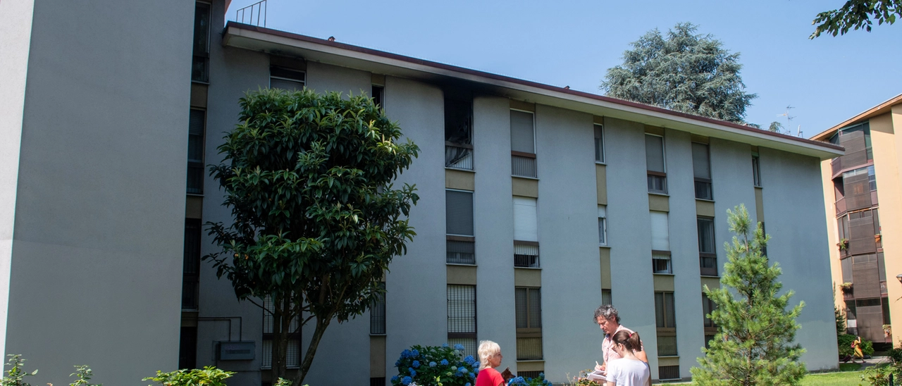 Incendio a San Donato, un uomo muore sul materasso avvolto dalle fiamme