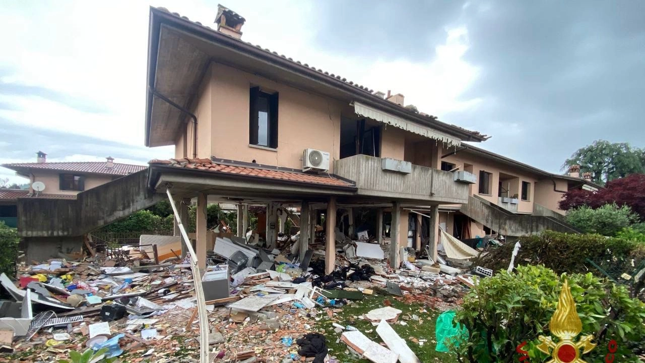 La palazzina di Bagnatica distrutta dall'esplosione