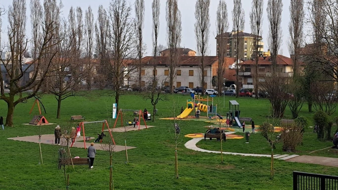 Si sono conclusi in questi giorni i lavori delle nuove aree gioco inclusive per bambini e ragazzi nel Parco delle Noci e nel Parco Arese
