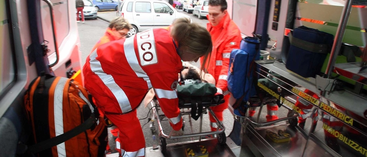 Accoltellato in zona Stazione Centrale, 50enne in fin di vita al Niguarda. Caccia all’aggressore