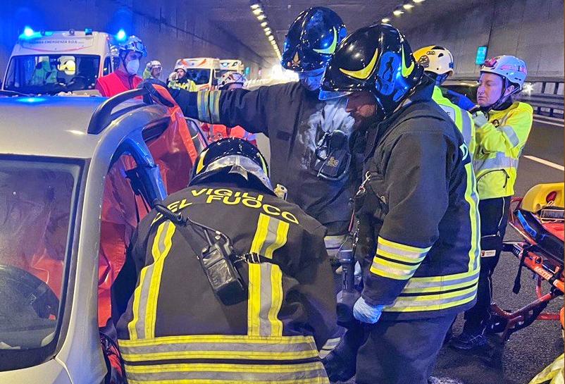Viabilità, strada statale della Valseriana chiusa per incidente in entrambe le direzioni a Villa di Serio