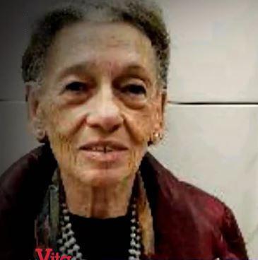 Uccise la madre. L’agente: "Appena ci vide, mise le mani avanti"