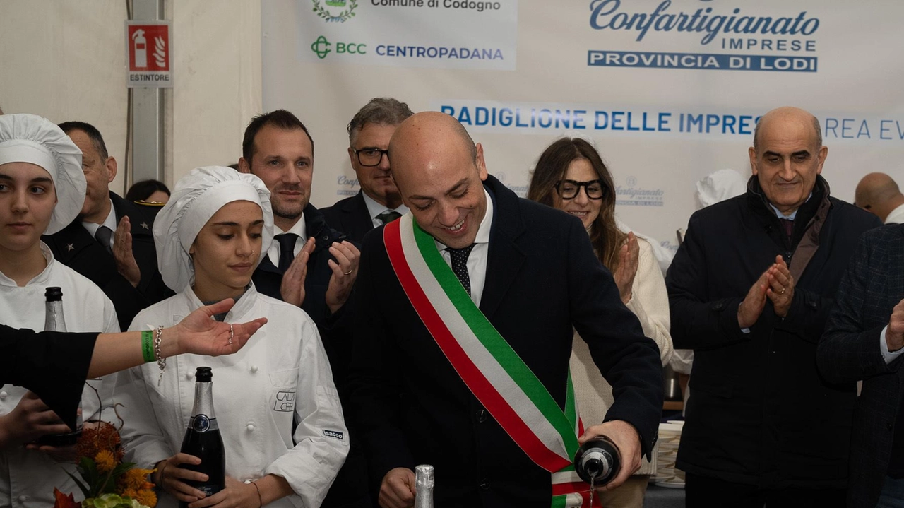 Le testimonianze nel convegno inaugurale di Coldiretti: abbiamo passato mesi di inferno. Oggi la giornata clou tra eccellenze agroalimentari, show equestri e borse di studio. Le testimonianze nel convegno inaugurale di Coldiretti: abbiamo passato mesi di inferno. Oggi la giornata clou tra eccellenze agroalimentari, show equestri e borse di studio.