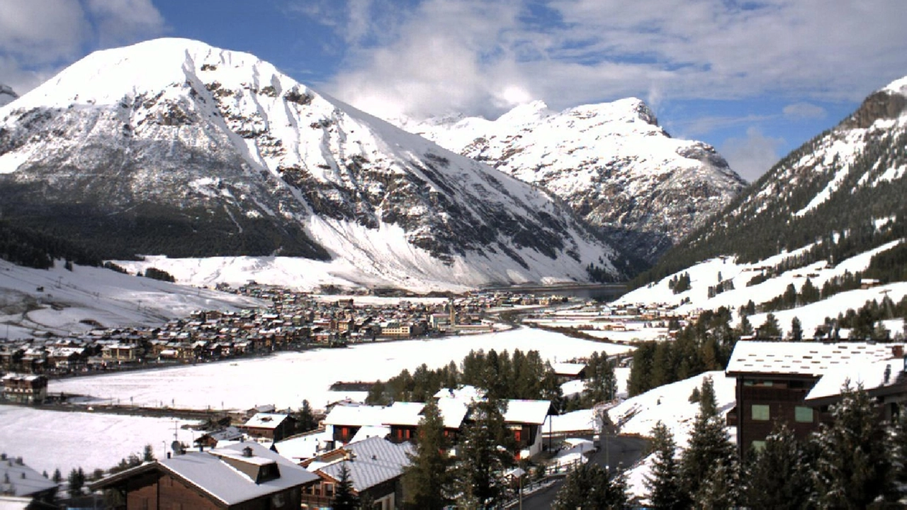 Maltempo a Livigno (Ansa) Maltempo a Livigno (Ansa)