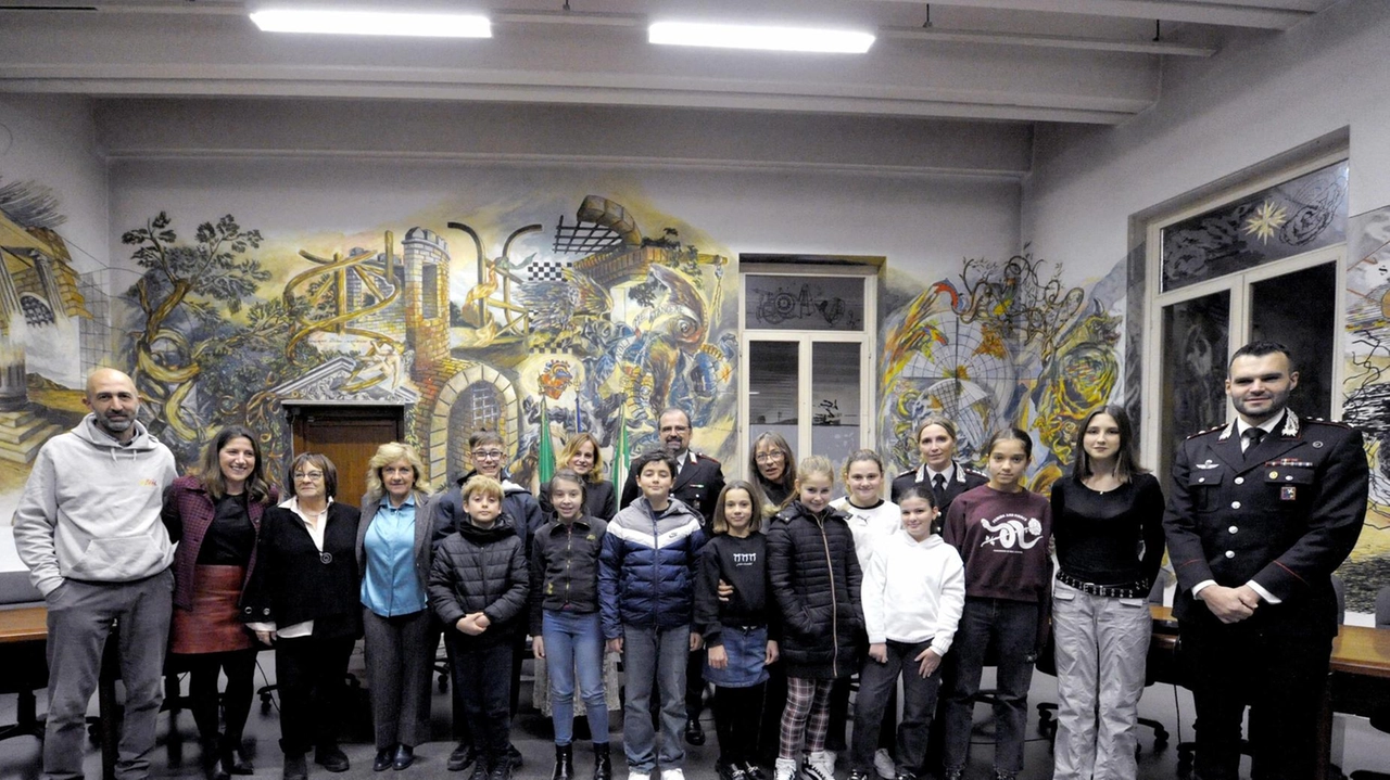 La Commissione antimafia del sud-ovest milanese celebra le vittime innocenti con impegno e memoria. I giovani di Zibido onorano Giuseppe Bommarito e scoprono "Albicocche e sangue" con Francesca Bommarito e Lorenzo Sanua. La Commissione antimafia del sud-ovest milanese celebra le vittime innocenti con impegno e memoria. I giovani di Zibido onorano Giuseppe Bommarito e scoprono "Albicocche e sangue" con Francesca Bommarito e Lorenzo Sanua.