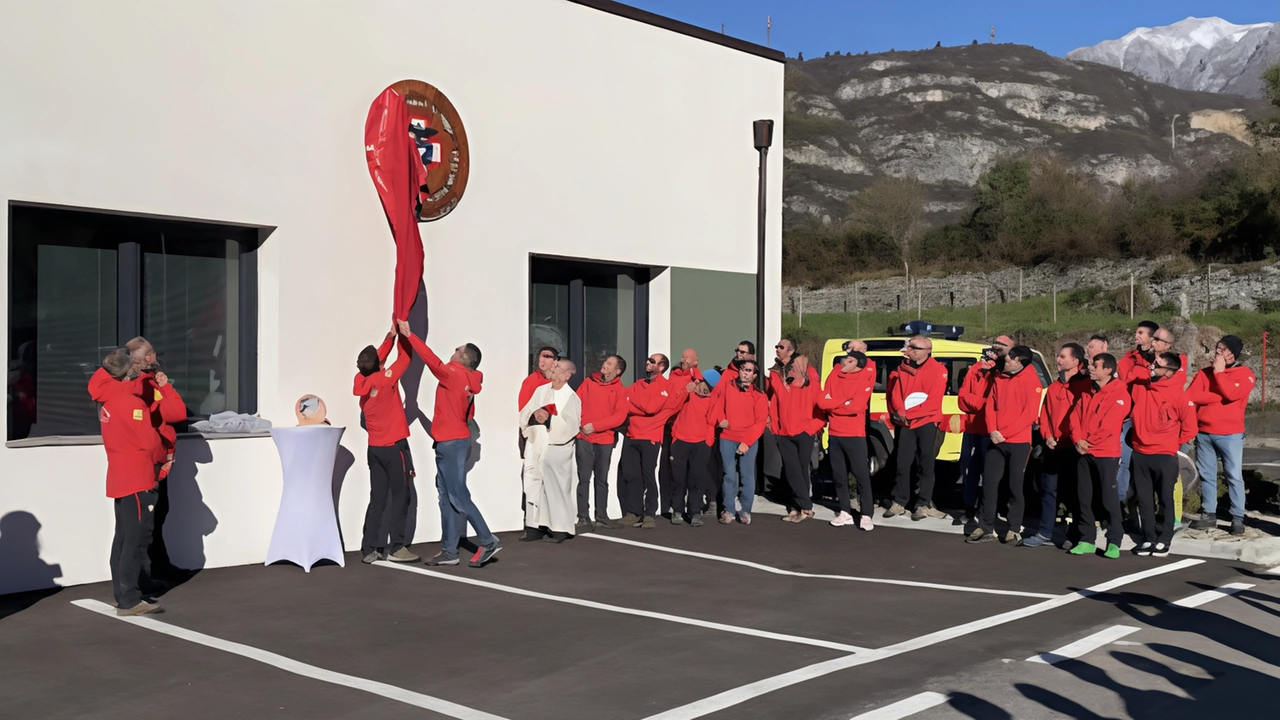 La nuova sede dei soccorritori si estende su 200 metri quadrati ed è stata realizzata nell’area dell’ospedale di Valle Camonica La nuova sede dei soccorritori si estende su 200 metri quadrati ed è stata realizzata nell’area dell’ospedale di Valle Camonica