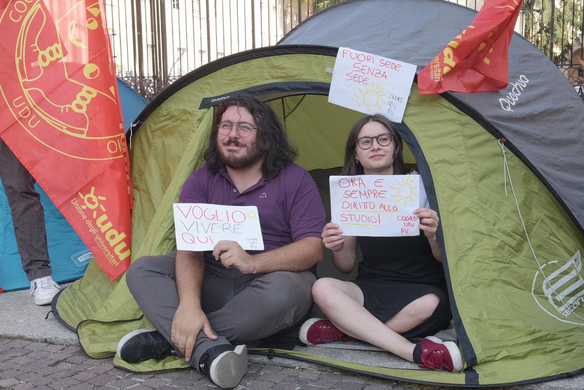 Docenti fuorisede, la casa è un rebus: affitti troppo alti. E in molti rinunciano alla cattedra Docenti fuorisede, la casa è un rebus: affitti troppo alti. E in molti rinunciano alla cattedra