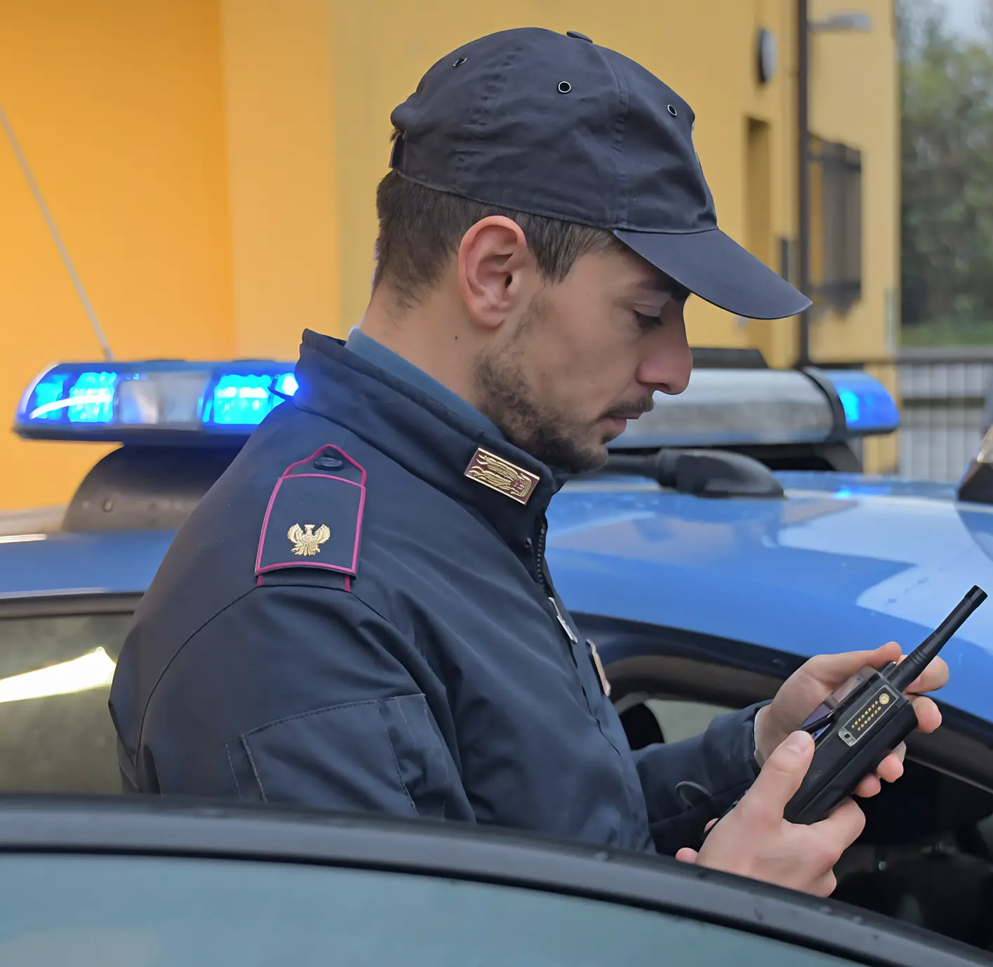 Cassolnovo, picchiava la moglie davanti alle figlie minorenni: il giudice allontana marito violento