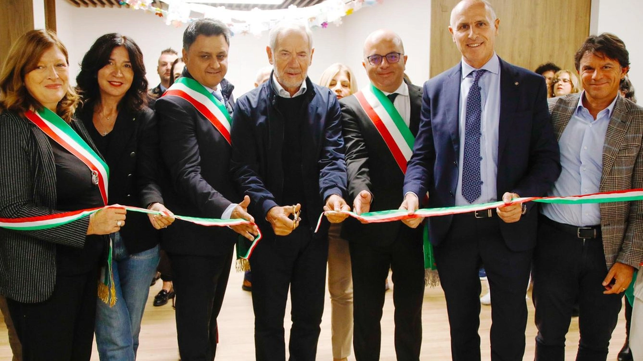 A Bollate ambulatorio, studio medico e infermieristico, palestra. Bertolaso: tempi lunghi ma oggi è realtà A Bollate ambulatorio, studio medico e infermieristico, palestra. Bertolaso: tempi lunghi ma oggi è realtà