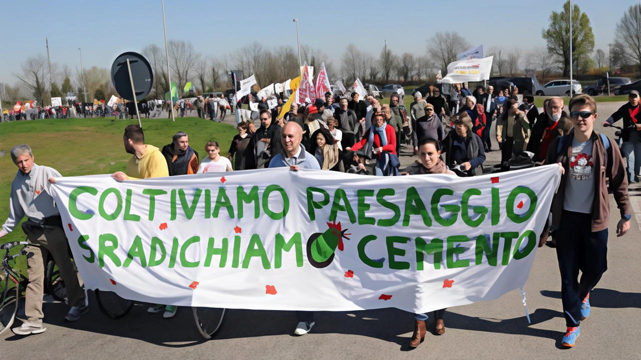 Sono pronti a tornare a manifestare i Comitati contrari alla realizzazione della tangenziale, già partito l’appello perché la mobilitazione sia forte Sono pronti a tornare a manifestare i Comitati contrari alla realizzazione della tangenziale, già partito l’appello perché la mobilitazione sia forte