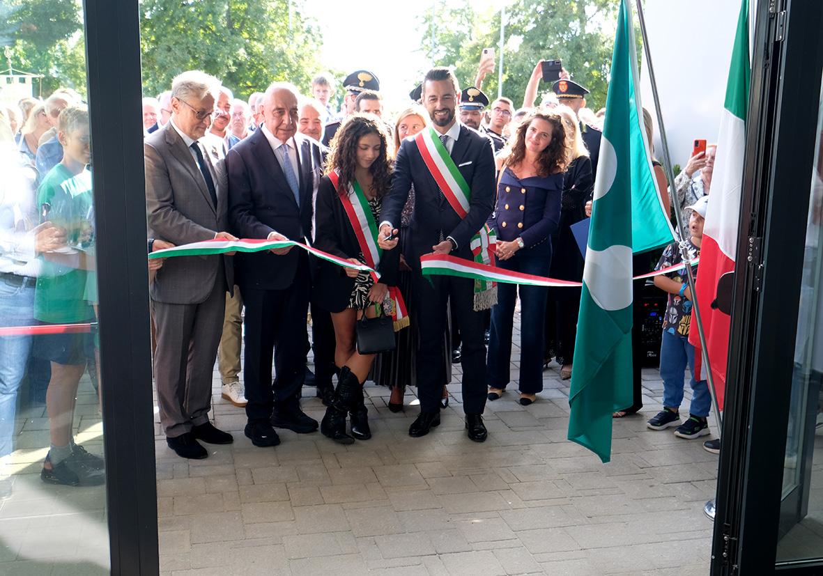 Ecco la nuova cittadella dello sport di Carate: grande festa e parata di star con Galliani, Fabio Rovazzi e Sarah Toscano