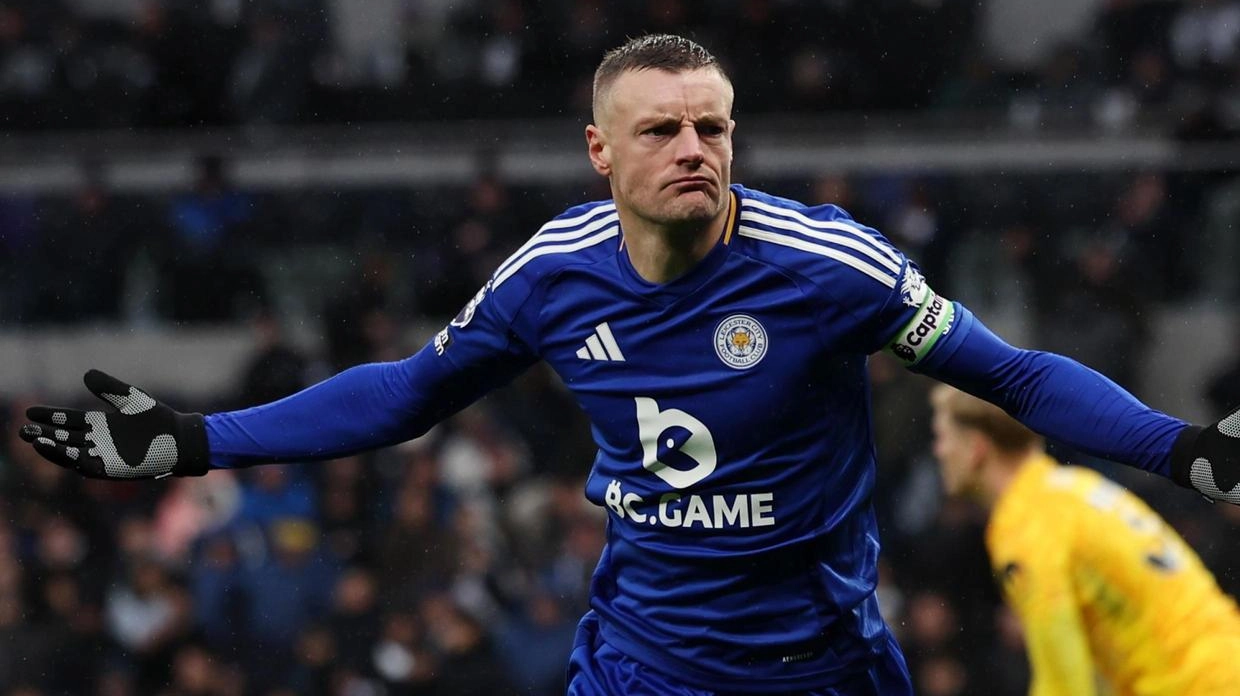 Il sogno grigiorosso ora è realtà: Jamie Vardy (nella foto) sarà un giocatore della Cremonese. I lombardi e il 38enne...