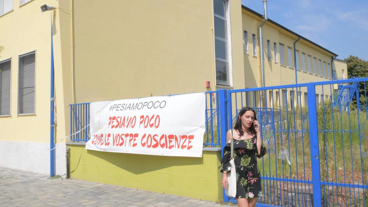 La decisione della procura dopo che il perito incaricato ha verificato le violazioni contrattuali ipotizzate. I locali giudicati in condizione di poter essere restituiti agli utenti. Servirà però una prova di evacuazione. La decisione della procura dopo che il perito incaricato ha verificato le violazioni contrattuali ipotizzate. I locali giudicati in condizione di poter essere restituiti agli utenti. Servirà però una prova di evacuazione.