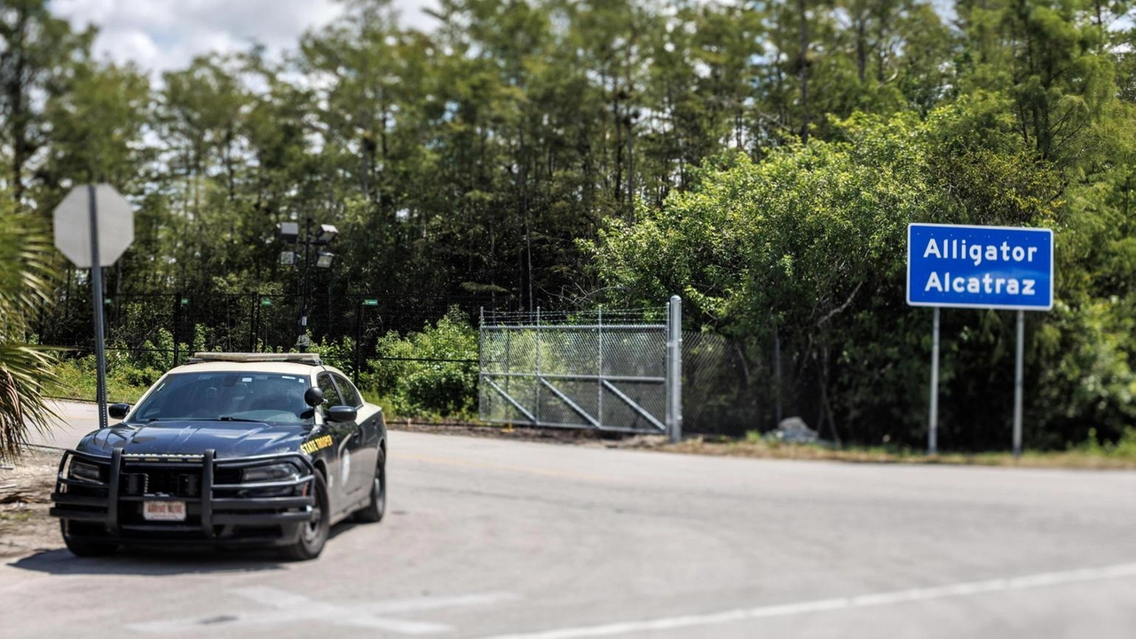 Un lodigiano è stato fermato il 12 luglio e trasferito nel centro per migranti irregolari voluto dal presidente Trump. La Farnesina sta sollecitando un rapido rimpatrio Un lodigiano è stato fermato il 12 luglio e trasferito nel centro per migranti irregolari voluto dal presidente Trump. La Farnesina sta sollecitando un rapido rimpatrio