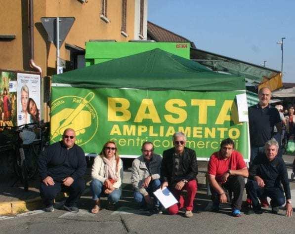 carosello extra large 232 protesta cos236 diventer224 una citt224 dormitorio