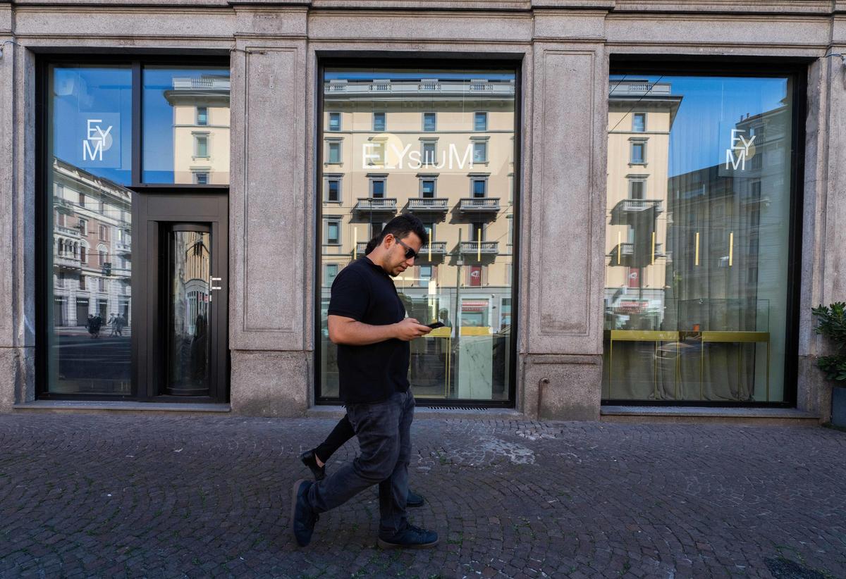 la ex gioielleria delle scommesse locali deserti chiusa elysium