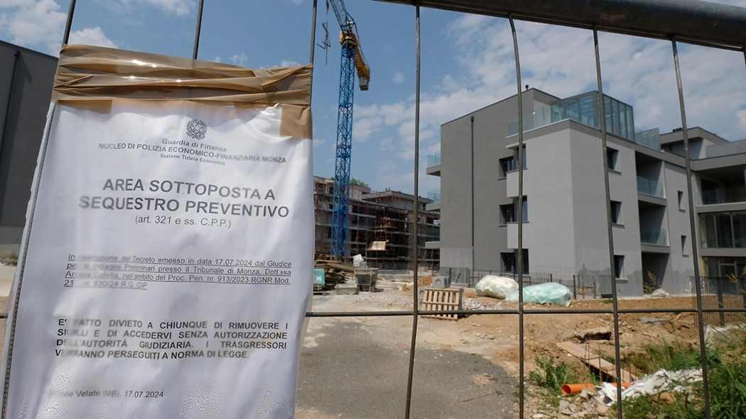 Il cantiere sotto sequestro a Usmate Velate Il cantiere sotto sequestro a Usmate Velate