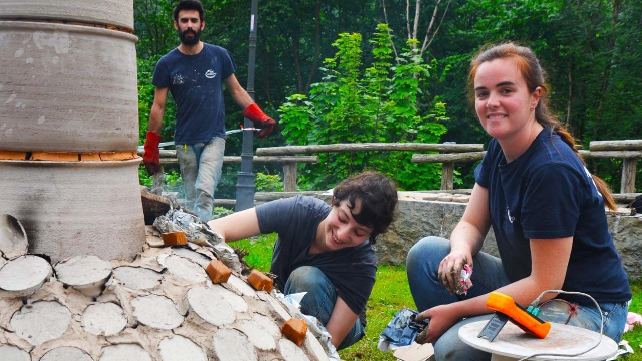 A Briosco la Fornace Artistica Riva di Corrado Riva ospiterà, dal 24 al 27 maggio, “Paltacrèa. Pratiche intrecciate tra terra,... A Briosco la Fornace Artistica Riva di Corrado Riva ospiterà, dal 24 al 27 maggio, “Paltacrèa. Pratiche intrecciate tra terra,...
