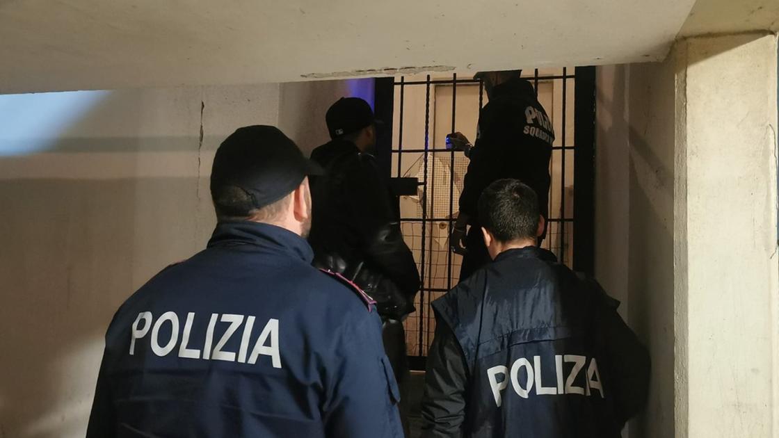 como picchia la compagna davanti al figlio e poi aggredisce i poliziotti arrestato 46enne