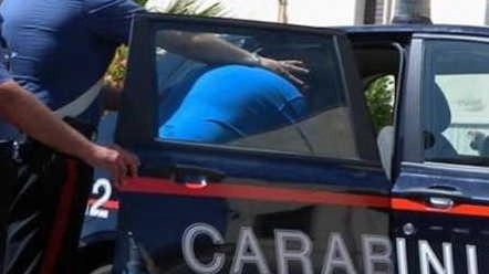 È stata scippata da una coppia di sudamericani mentre faceva shopping in un centro commerciale tra Rho e Pogliano... È stata scippata da una coppia di sudamericani mentre faceva shopping in un centro commerciale tra Rho e Pogliano...