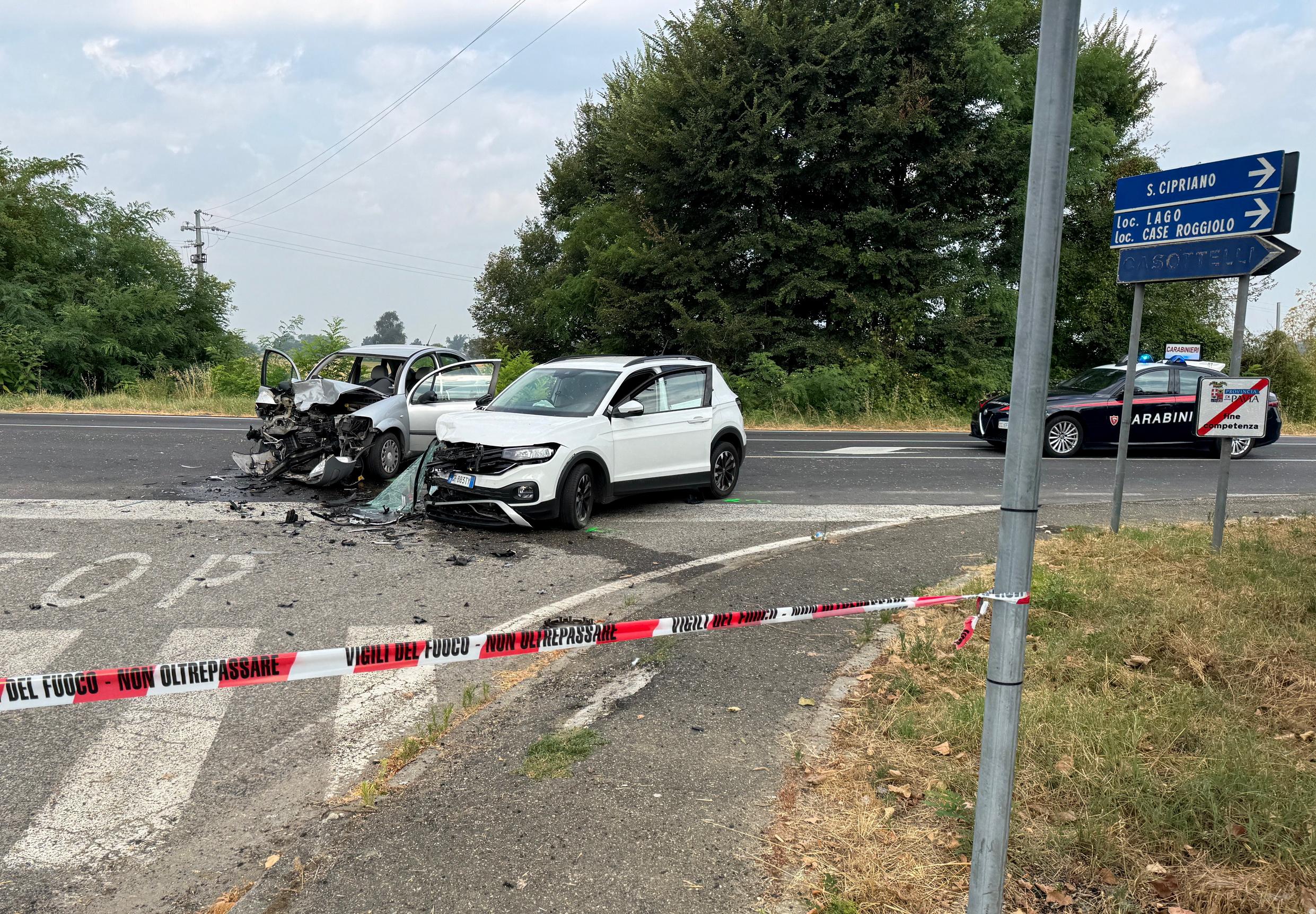 Schianto frontale a Campospinoso: muore donna di 62 anni di Broni Schianto frontale a Campospinoso: muore donna di 62 anni di Broni