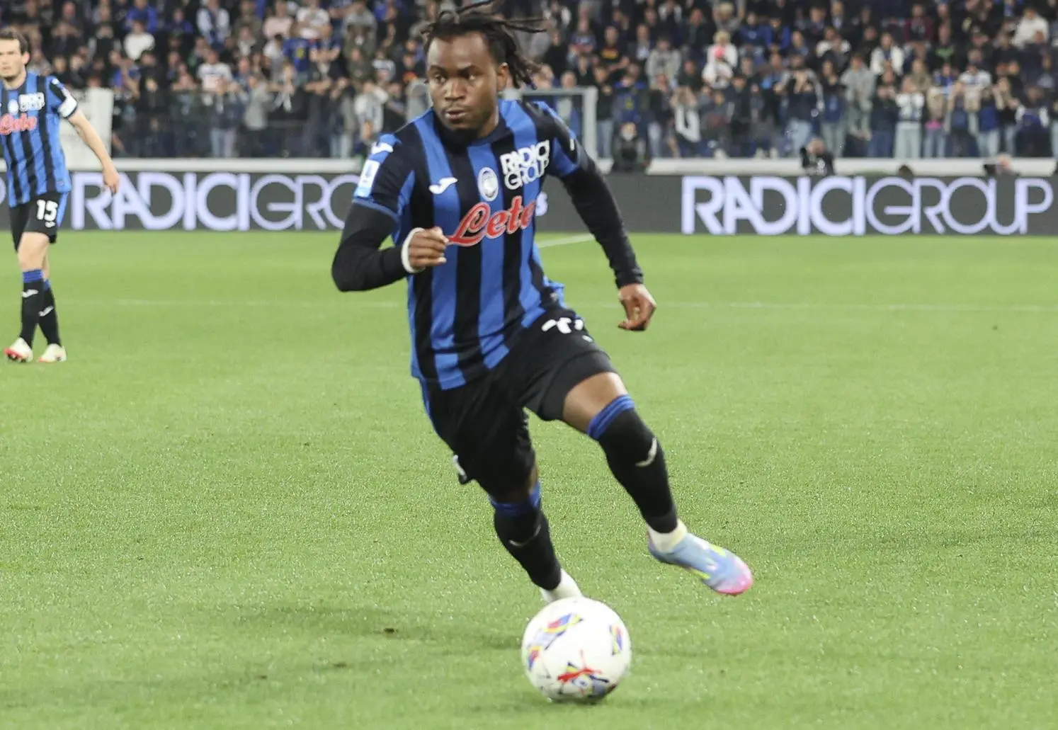 Lookman, l’Inter riflette. Il rilancio è in stand-by