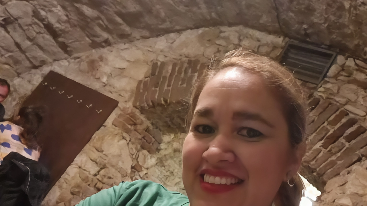 La donna uccisa in casa tra le 18.44 del 24 gennaio e le 2 del 25. L’ipotesi del depezzamento del cadavere. Ora si cerca nell’Adda. La donna uccisa in casa tra le 18.44 del 24 gennaio e le 2 del 25. L’ipotesi del depezzamento del cadavere. Ora si cerca nell’Adda.