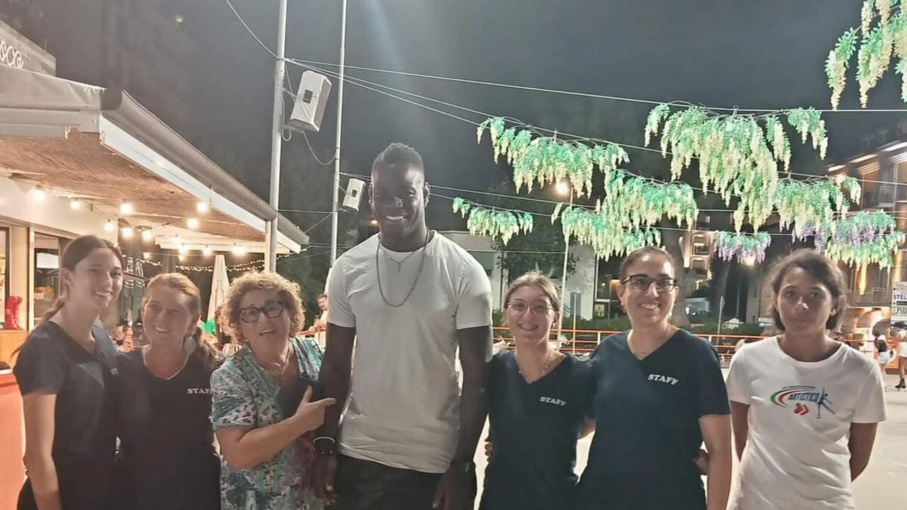 Balotelli al Pattinaggio Artistico Riccione, immortalato nello scatto Balotelli al Pattinaggio Artistico Riccione, immortalato nello scatto
