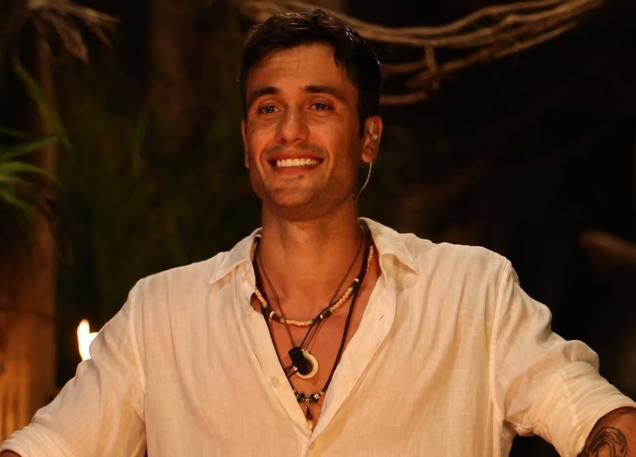 Pierpaolo Petrelli, l’ex velino all’Isola dei famosi. “Sono un eterno Peter Pan, sogno di condurre un game show” Pierpaolo Petrelli, l’ex velino all’Isola dei famosi. “Sono un eterno Peter Pan, sogno di condurre un game show”
