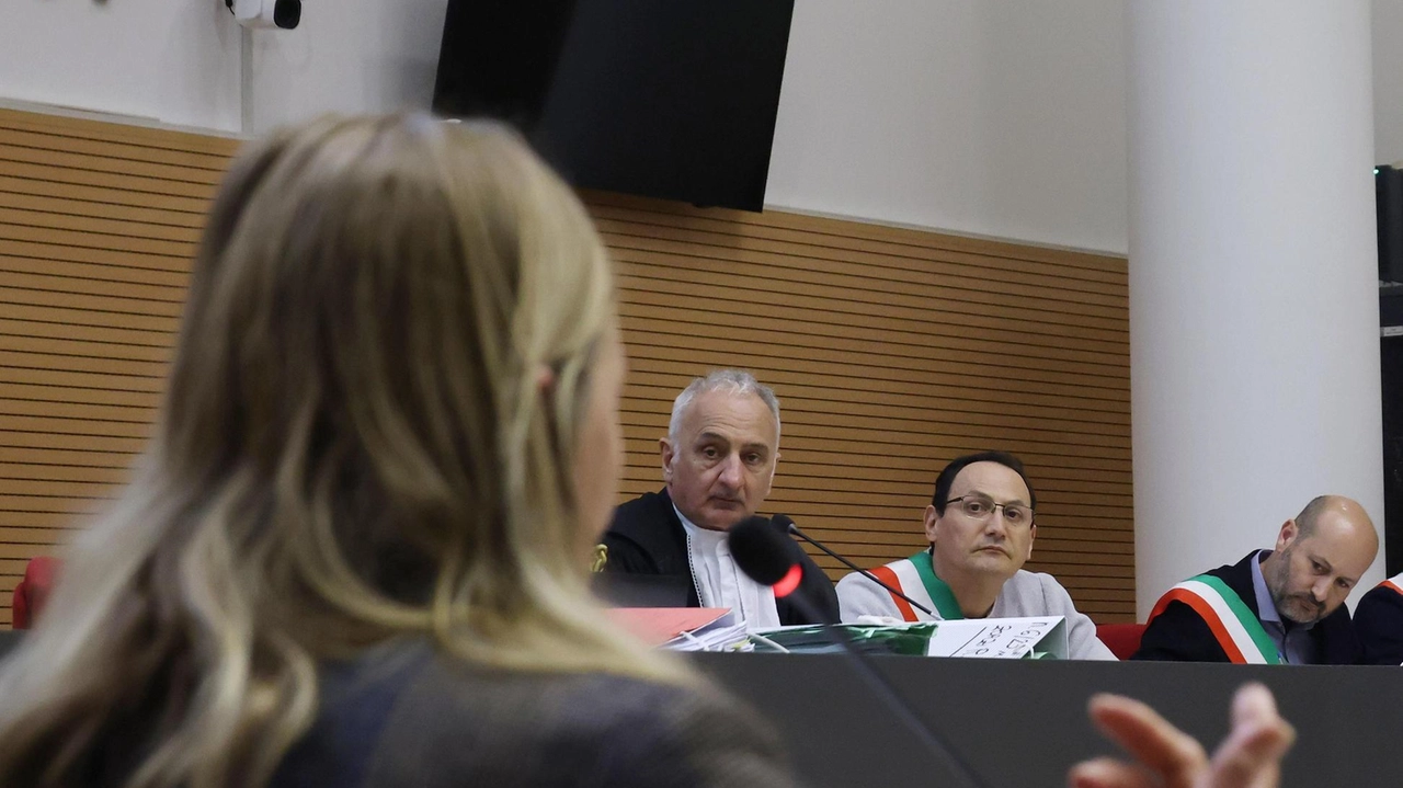 Ombretta Giacomazzi che all’epoca aveva 16 anni ha confermato di avere avuto paura e di essere stata spinta a fare nomi di innocenti Ombretta Giacomazzi che all’epoca aveva 16 anni ha confermato di avere avuto paura e di essere stata spinta a fare nomi di innocenti