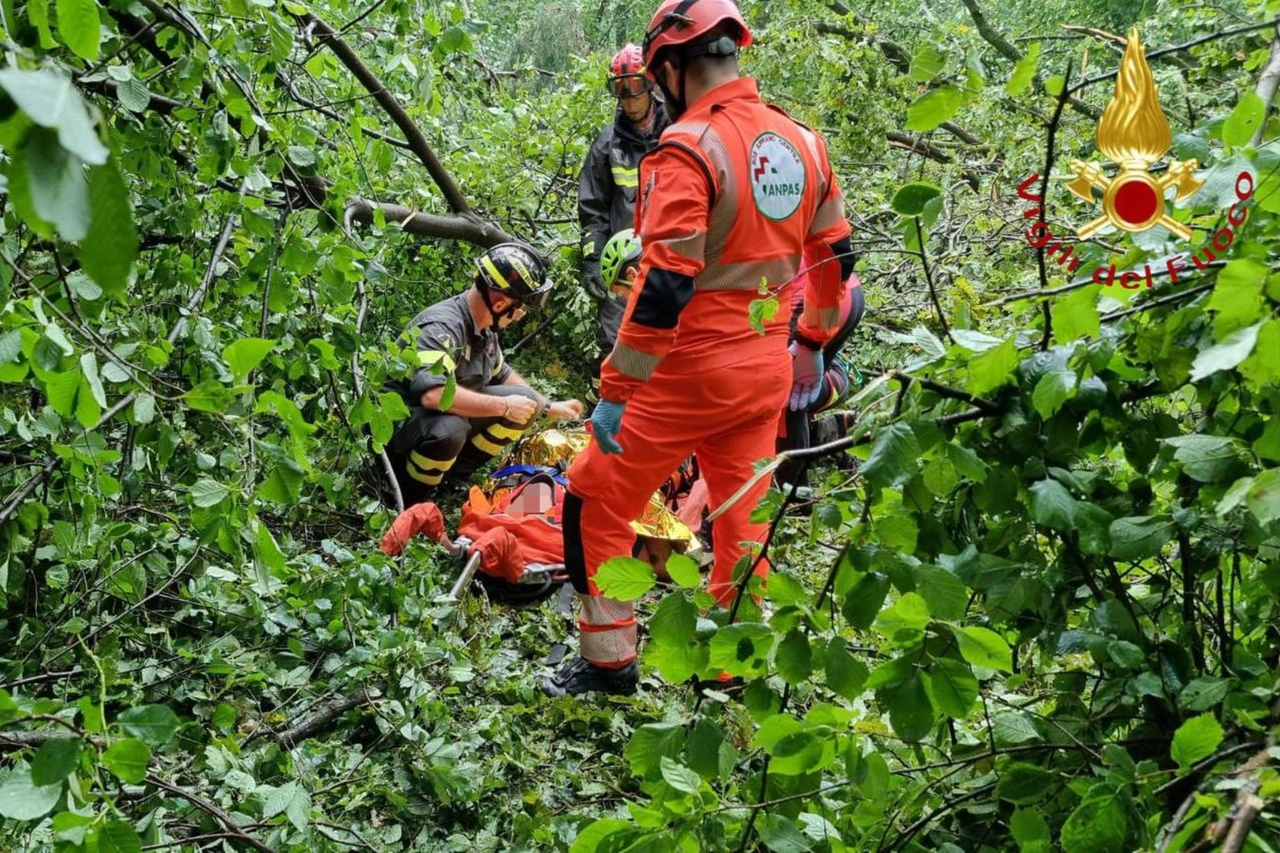 Impegnate nelle ricerche diverse unità specializzate del Soccorso alpino di Como