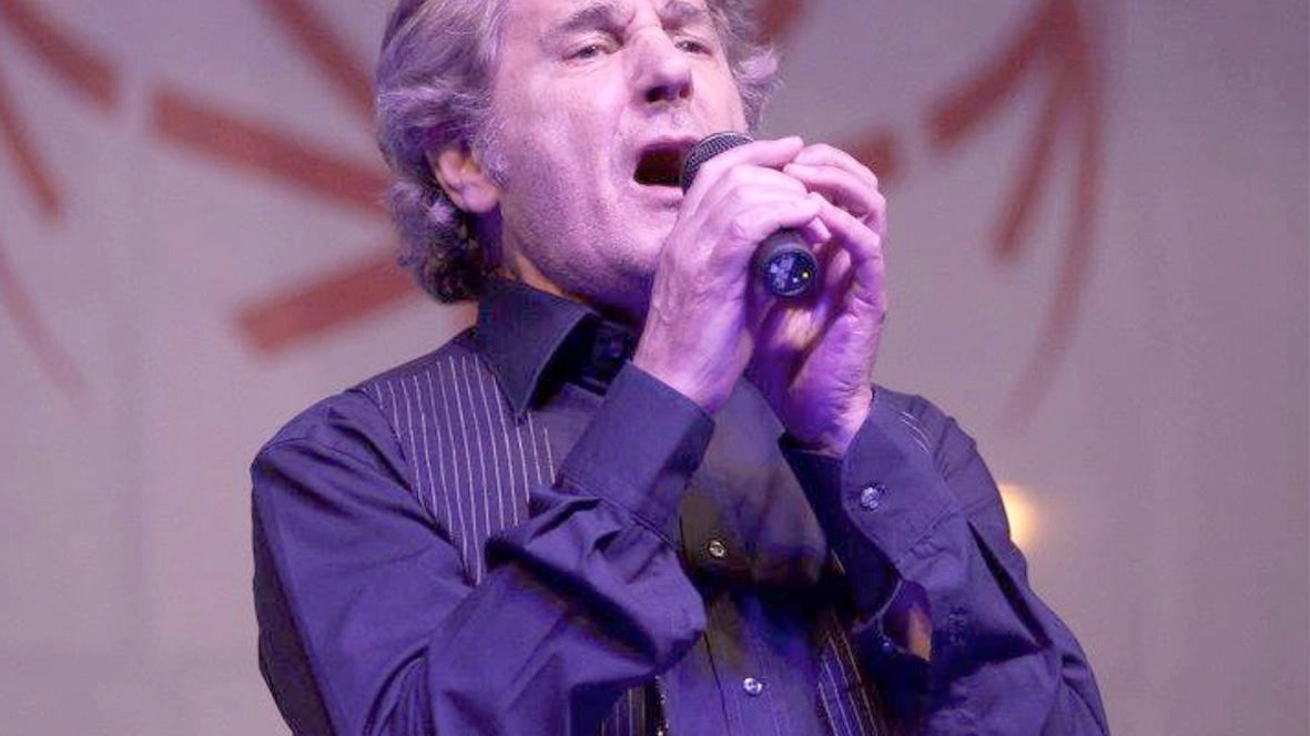 Martedì alle 20.30 tutti al Cineteatro nuovo di via San Gregorio 25 per ascoltare il concerto di Fausto Leali, ospite... Martedì alle 20.30 tutti al Cineteatro nuovo di via San Gregorio 25 per ascoltare il concerto di Fausto Leali, ospite...