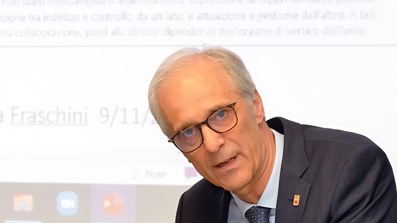 Il sindaco di Saronno, Augusto Airoldi, attende lo sviluppo degli accertamenti sul delitto. Il sindaco di Saronno, Augusto Airoldi, attende lo sviluppo degli accertamenti sul delitto.