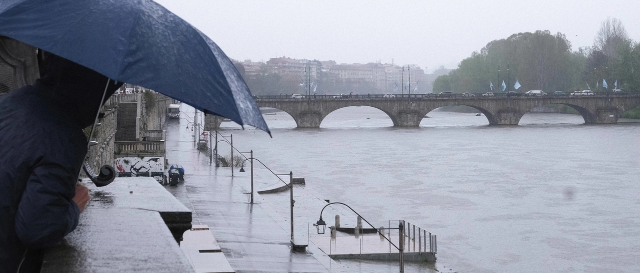Pasqua e Pasquetta in Lombardia fra nuvole, piogge e temporali. Il sole? Si farà desiderare fino al 25 aprile